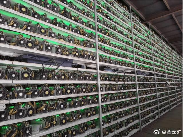 Advanced mining farm with high-efficiency machines in operation